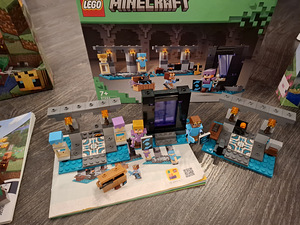 Lego minecraft 21172, 21165, 21252, 21180, 21259, 21162 (6 foto / 7)