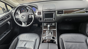 Volkswagen Touareg 2016a. Vahetan garaaži vastu (8 foto / 15)