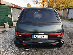 Toyota Previa Estima (6 foto / 15)