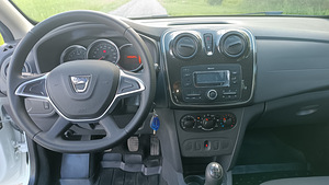 Dacia Sandero (6 foto / 9)