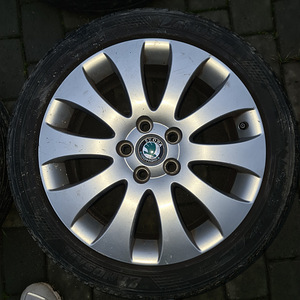 R17 Škoda Superb (3 foto / 5)