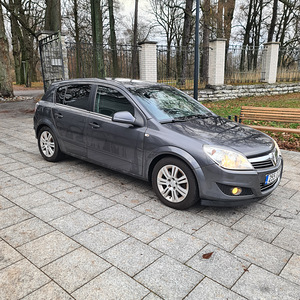 Opel Astra 2.0 Turbo (2 foto / 11)