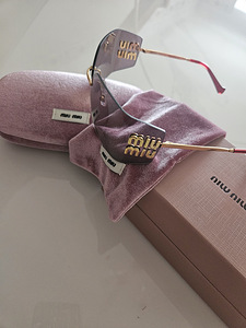 Miu miu päikeseprillid (4 foto / 7)