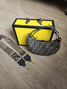 Fendi Fendigraphy fabric hobo-bag (2 foto / 10)