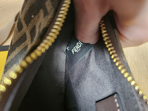 Fendi Fendigraphy fabric hobo-bag (7 foto / 10)