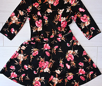 Платье с цветочным принтом, размер 34.