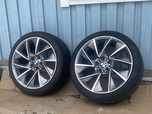 Продаются оригинальные колеса BMW с летними шинами (2 фото из 3)