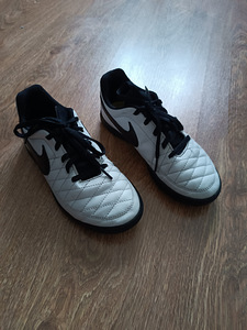 Nike jalgpalli saaliputsad nr.34, stp.21cm (3 foto / 5)