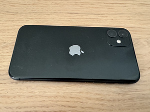 iPhone 11 128 ГБ (2 фото из 3)