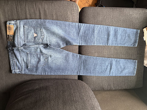 UUED meeste Guess teksad (2 foto / 4)