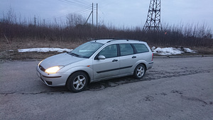 Ford Focus (4 foto / 4)