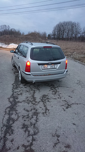 Ford Focus (2 foto / 4)