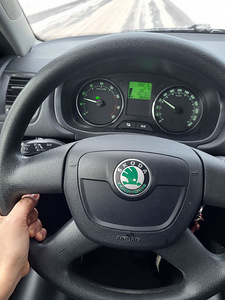 Skoda Fabia Family 1.2 63kw bensiin EURO 5 (7 foto / 11)