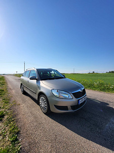 Skoda Fabia Family 1.2 63kw bensiin EURO 5 (5 foto / 11)