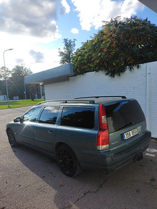 Volvo v70 (8 фото из 9)