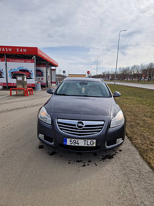 Продам Opel Insignia (2 фото из 10)