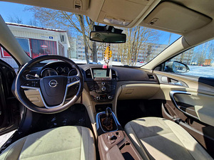 Продам Opel Insignia (9 фото из 10)