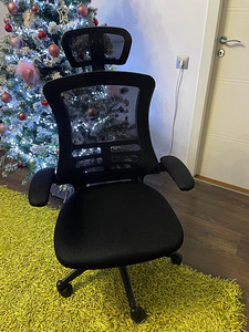 Arvutitool (1 foto / 4)