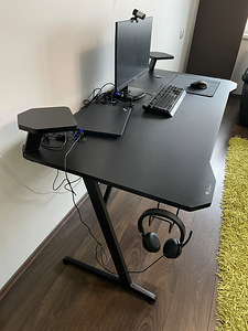 Mängurilaud Genesis Gaming Desk Holm 510 RGB (3 foto / 6)