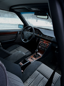 Mercedes benz s124 (6 foto / 8)