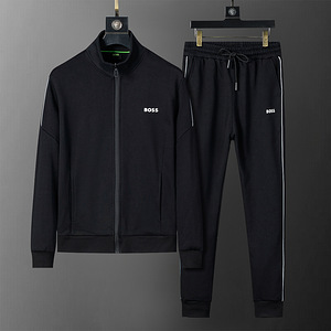 Новый костюм Hugo Boss, Prada, Versace, D&G (7 фото из 9)