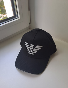 Uued nokamütsid, mütsid Armani, Hugo Boss, Moncler, CK (2 foto / 10)