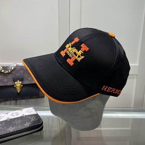 Uued nokamütsid, mütsid Armani, Hugo Boss, Moncler, CK (4 foto / 10)