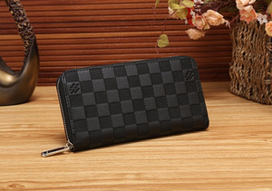 Uued rahakotid Louis Vuitton, Gucci (3 foto / 9)