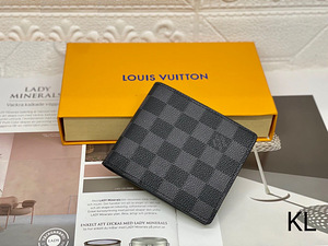 Uued rahakotid Louis Vuitton, Gucci (9 foto / 9)