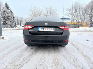 Skoda Superb (9 foto / 14)