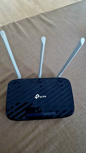 WiFi Router, TP-link (1 foto / 2)