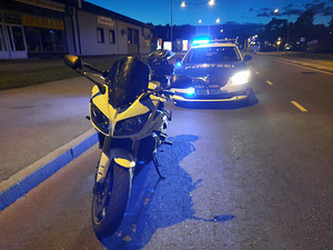Yamaha FZ-1 2007 (10 foto / 10)
