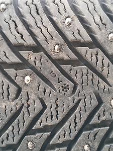 4x 215/50/17 Nokian Hakkapeliitta 8 naastrehvid (4 foto / 5)