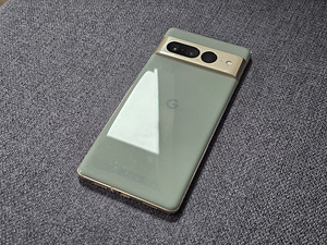 Google Pixel 7 Pro 12/128GB (1 foto / 7)
