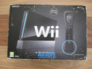 WII KONSOOL SPORTS RESORT LIMITED BLACK EDITION (1 foto / 4)