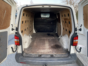 Volkswagen Transporter T5 1.9tdi Long 2006 (11 foto / 12)