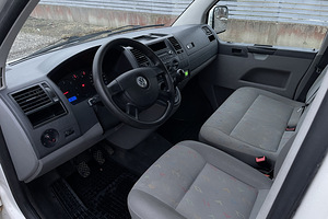 Kaubiku RENT Volkswagen Transporter T5 1.9TDI Long (4 foto / 5)
