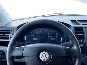 Volkswagen Transporter T5 (8 foto / 14)