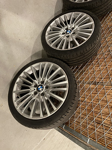 BMW F10/11 5x120 19-tolli Style 455 veljed suverehvidega (2 foto / 8)