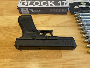 UUS UMAREX Glock 17 gen 5 Airsoft 6mm püstol CO2 Blowback (4 foto / 10)