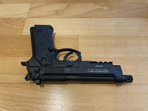 UUS UMAREX BERETTA M9A3 õhupüstol 4,5mm CO2 Blowback-iga (3 foto / 10)