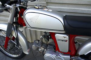 Honda Benly 50S 4-тактный 50cc (9 фото из 10)