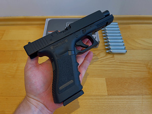 НОВЫЙ UMAREX Glock 17 gen 3 пневматический пистолет 4,5 мм C (5 фото из 10)