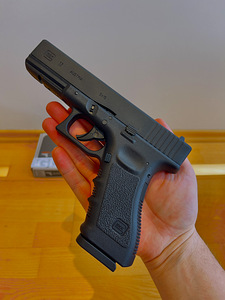 НОВЫЙ UMAREX Glock 17 gen 3 пневматический пистолет 4,5 мм C (8 фото из 10)