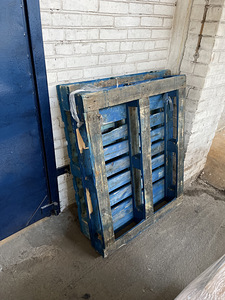 Ära anda Puidust ja plastikust euroalused (3 foto / 5)