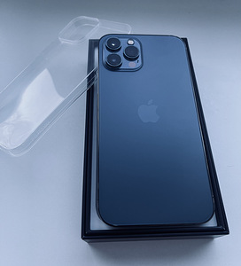 iPhone 12 Pro Max + Airpods (3 foto / 3)