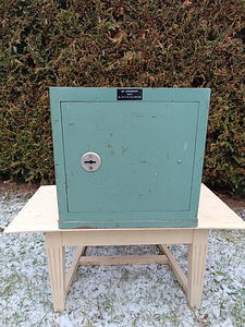 Metallist kast (1 foto / 4)