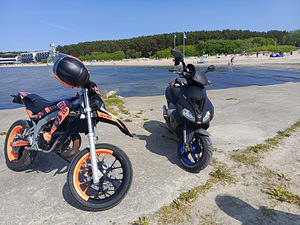 Aprilia sr50r (1 foto / 2)