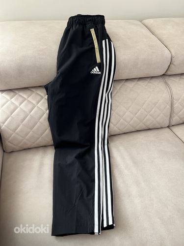 Adidas, 160