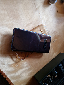 Samsung Galaxy S10e (3 foto / 6)